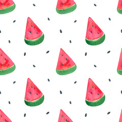 Aquarell nahtloses Muster mit Wassermelonenscheibe auf weißem Hintergrund. Frischer Sommerwassermelonenhintergrund für Textilien, Abdeckungen, Schreibwaren, Schulbedarf, Stoff. Rosa, rote, grüne Farben.