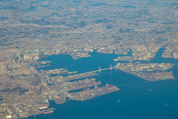 羽田空港に隣接する横浜港