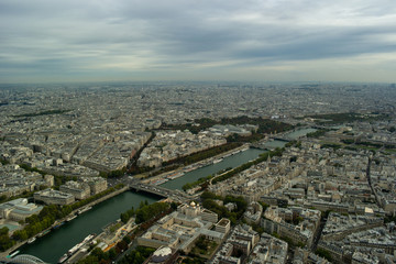 Obraz premium Cloudy day in Paris