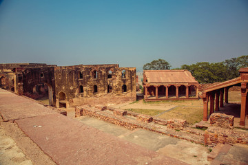 ruins in Panch Mahal © popovatetiana