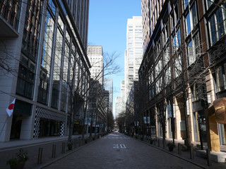 ２０２０年東京オリンピックの年の東京の風景　元日の丸の内のビル群の風景