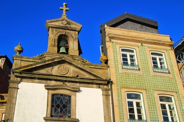 Fototapeta na wymiar Beautiful stone facade of old parish in Oporto