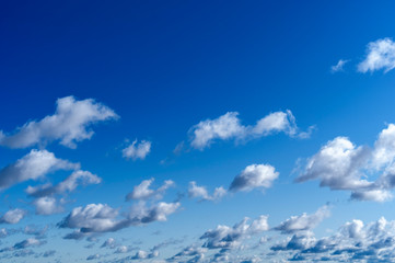 Fototapeta premium Cumulus clouds in the blue sky, sunny day