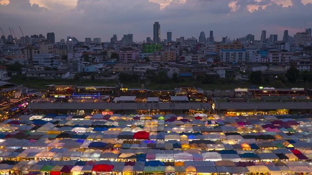Time lapse of Train Night Market Ratchada, Colorful tents market in Bangkok
