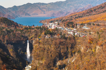 日光の華厳の滝と中禅寺湖