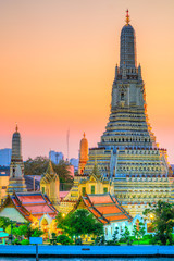 Bangkok, Wat Arun, The temple of dawn. Wat Arun is one of the major attraction of Bangkok, Thailand - obrazy, fototapety, plakaty