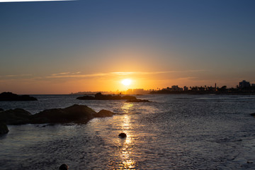 Entardecer na praia de Itapuã