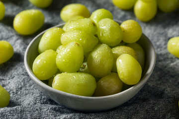 Organic Raw Green Grapes