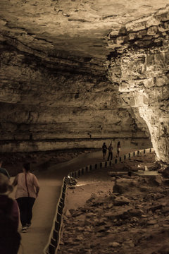 Long walkway and tunnel through Mammoth Cave National Park
