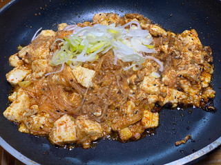 麻婆豆腐＆春雨が一度に楽しめるハイブリッドマーボー。手料理オリジナルレシピイメージ