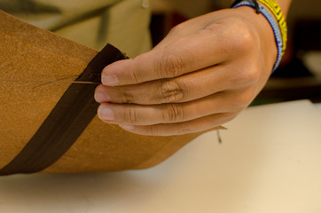 Obraz premium Artisan working hands of Colombia