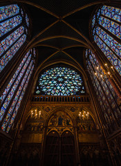 Nice views of the interior of a church in Paris © Fernando
