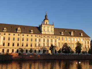 Fototapeta na wymiar View of the promenade in Wroclaw
