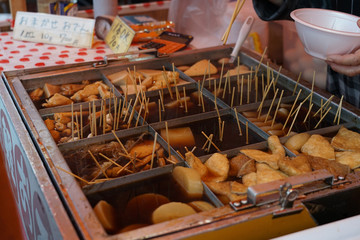 店先の おでん鍋