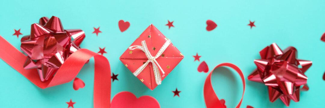 Red valentine s elements on neo-mint background