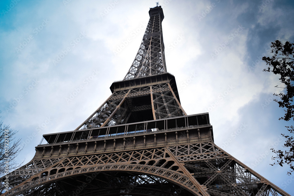 Wall mural la torre de paris