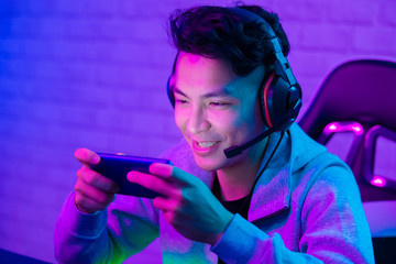vlogger play game and live © ryanking999
