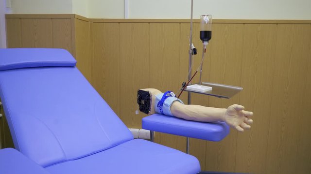 Medical clinic where dummies lie instead of patients