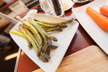 grüner Spargel 