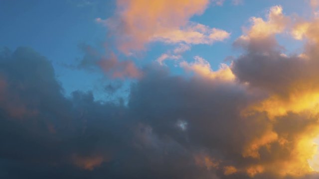 Time lapse video of changing cloudscape in 4K