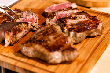 ボリュームたっぷりのサーロインステーキ