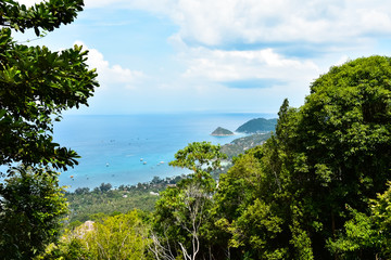 Fototapeta na wymiar View from a viewpoint on the island of Koh Nang Yuan