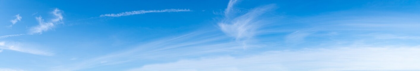 Obraz premium Blue sky background with clouds