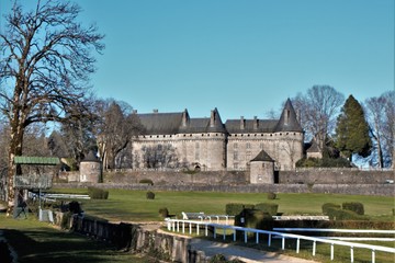 Fototapeta na wymiar Château de Pompadour.(Corrèze)