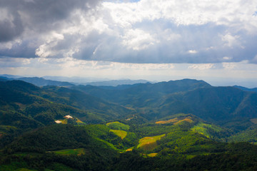 Obraz premium Aerial landscape of mountain and blue sky with cloud at Doi Mae U Kho, Khun Yuam, Mae Hong Son, Thailand
