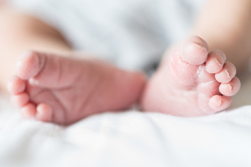Fotografia dei piedi newborn