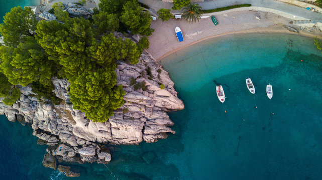 Overhead view of coastline with boats moored in sea, Brela, Croatia