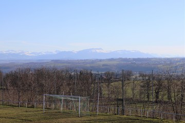 Stade et terrain de football dans le village de Rochetoirin - Département Isère - Région Rhône Alpes - France