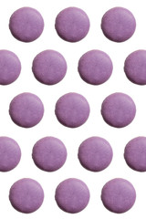 Obraz na płótnie Canvas Purple macaroon isolated on white