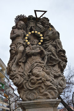  KŁODZKO MOST KAMIENNY TR&Oacute;JCA ŚW. KORONUJE  MARYJĘ