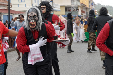 Petite collation au carnaval de Cayenne en Guyane fran&ccedil;aise
