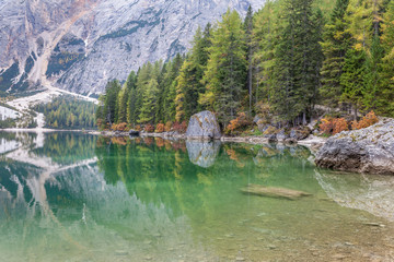 Spiegelung am Pragser Wildsee