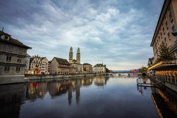 Naklejka premium The beautiful city of Zurich at night