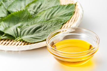 荏胡麻油とエゴマの葉