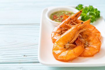 baked salted shrimps or prawns with seafood spicy sauce