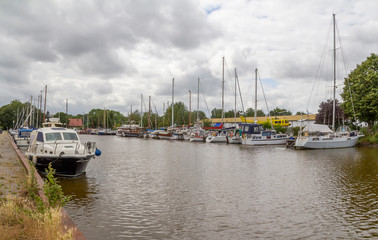 Fototapeta na wymiar waterside scenery in Frisia