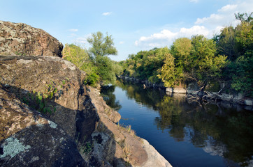 Fototapeta na wymiar Scenic view among the rocks on the river