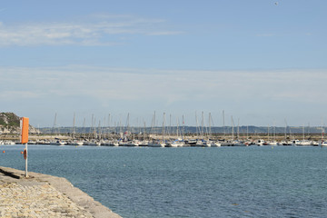 La Bretagne ses ports de plaisance et de p&ecirc;che ses c&ocirc;tes d&eacute;chiquet&eacute;es, ses falaises, ses rochers, ses paysages marins ses rias ses abers et l'Oc&eacute;an &agrave; perte de vue