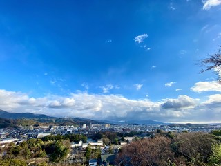 一望せしは町並みの