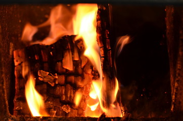 drewno na opał ,ogień, płomieni, ciepło, ognisko, gorąca, gorąco, oparzenia, czerwień, drewna, ognisko, kominek, płomieni, niebezpieczeństwo, ciepły, pomarańcz, ekogroszek , lawa , pożar lasu , pali © Szymon