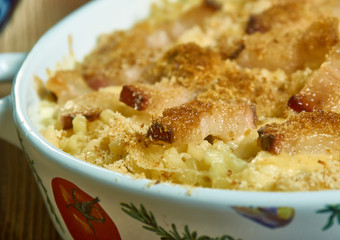 Red Hot Chipotle Bacon Mac and Cheese