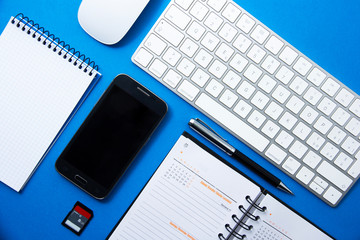 scrivania, posto di lavoro, informatica, comunicazione