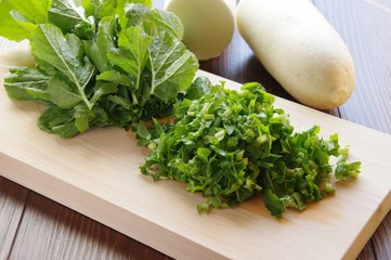 カットした大根の葉　大根葉　野菜