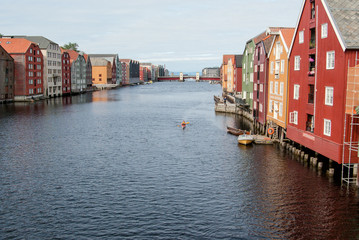 Naklejka premium Bunte Häuser von Trondheim