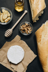 Cheese appetizer selection or whine snack set.