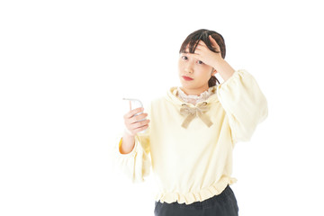 熱に苦しむ若い女性